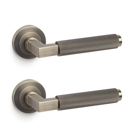 Antique brass knurled lever - brass,