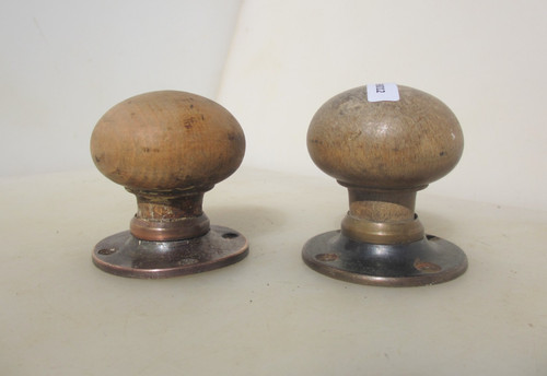 Vintage wooden door - wooden, knobs